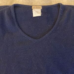 Malo 100 Cashmere V neck Short Sleeve Sweater in Navy. Size Small.